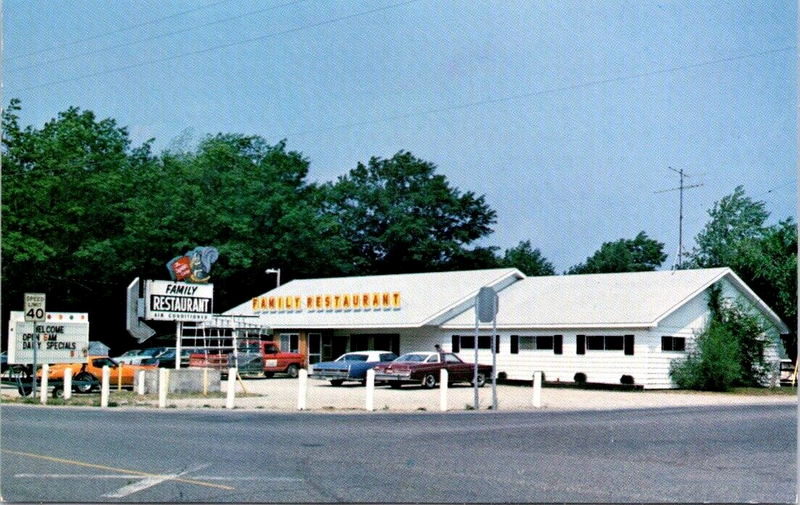 Randys Family Restaurant - Vintage Postcard